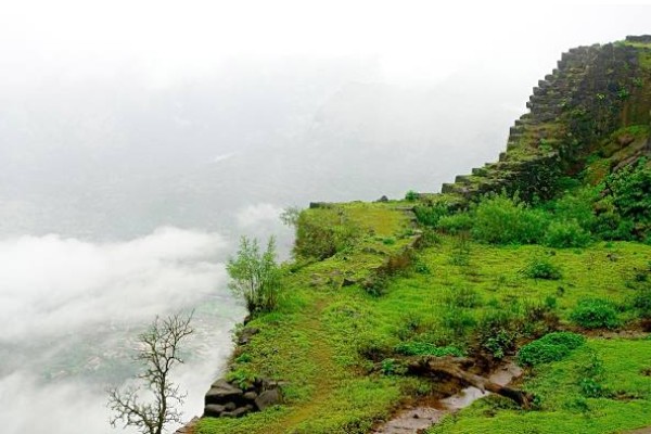 Best 6 places to visit in summer in maharashtra